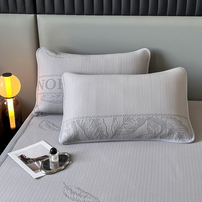 91家纺网 家纺一手货源 找家纺 子曰 2025春夏新款A类中分子430gPE聚乙烯乙纶凉豆豆凉席-床席款 英伦-灰