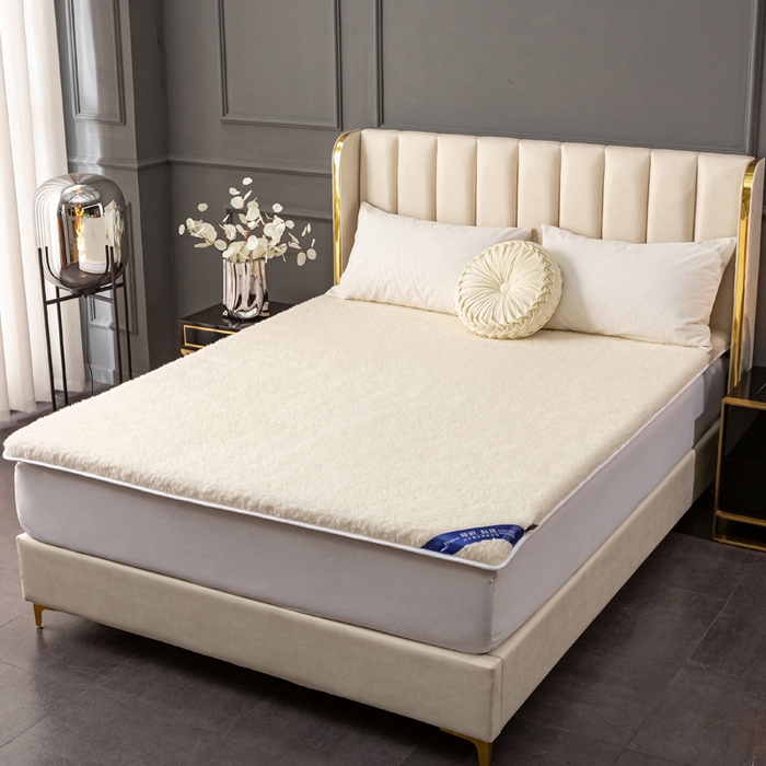 91家纺网 家纺一手货源 找家纺 苏赫床垫 2025新款羊毛床垫短毛款全棉底布 米黄2