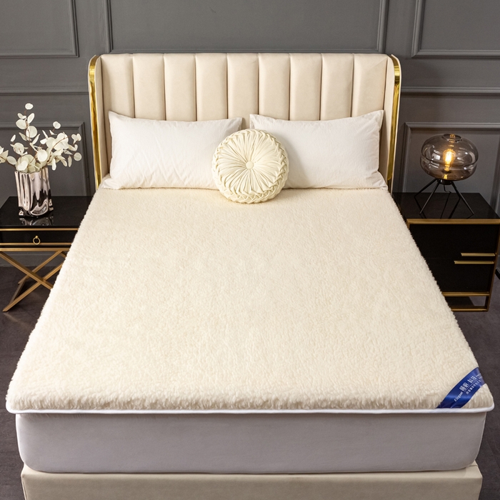 91家纺网 家纺一手货源 找家纺 苏赫床垫 2025新款羊毛床垫短毛款全棉底布 米黄2