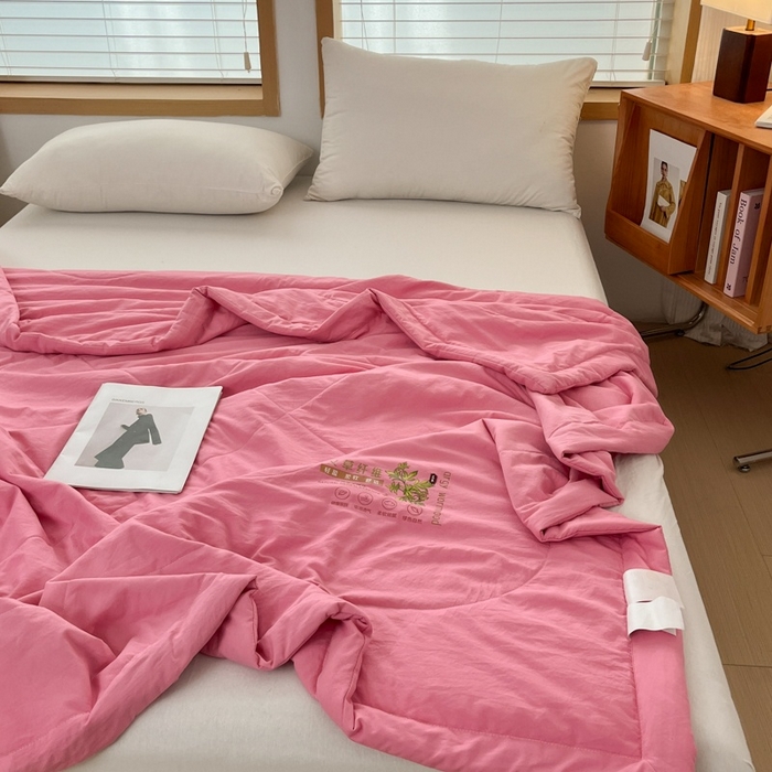 91家纺网 家纺一手货源 找家纺 青螺家纺 2025新款日式简约纯色高克重水洗棉艾草（填充非面料注剂） 玫红