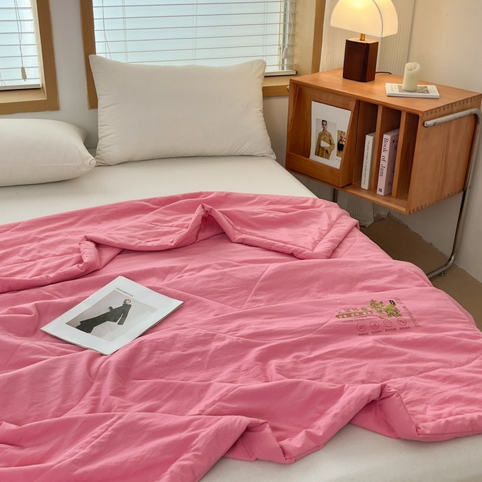 91家纺网 家纺一手货源 找家纺 青螺家纺 2025新款日式简约纯色高克重水洗棉艾草（填充非面料注剂） 玫红