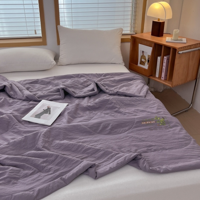 91家纺网 家纺一手货源 找家纺 青螺家纺 2025新款日式简约纯色高克重水洗棉艾草（填充非面料注剂） 紫色