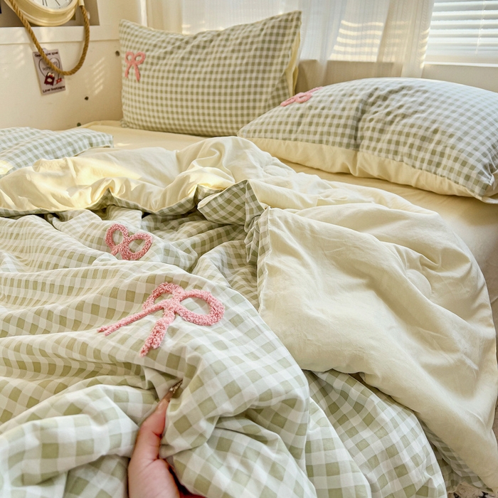 91家纺网 家纺一手货源 找家纺 灰鲸 2025新款云朵棉毛巾绣夏被四件套 蝴蝶结-绿格+奶油黄