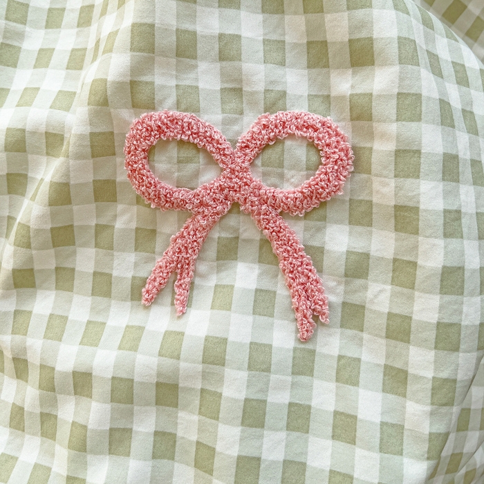 91家纺网 家纺一手货源 找家纺 灰鲸 2025新款云朵棉毛巾绣夏被四件套 蝴蝶结-绿格+奶油黄