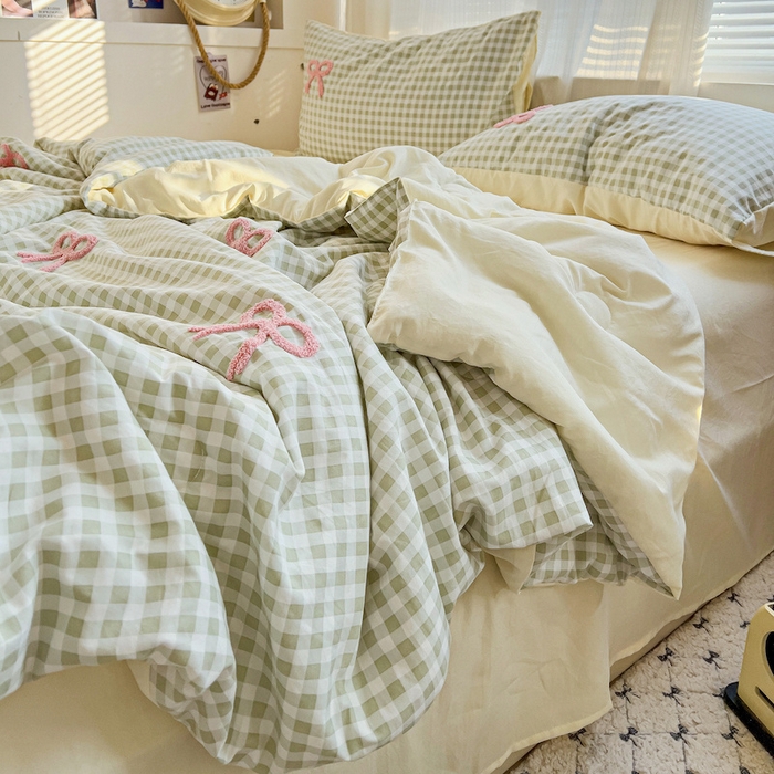 91家纺网 家纺一手货源 找家纺 灰鲸 2025新款云朵棉毛巾绣夏被四件套 蝴蝶结-绿格+奶油黄