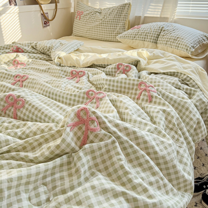 91家纺网 家纺一手货源 找家纺 灰鲸 2025新款云朵棉毛巾绣夏被四件套 蝴蝶结-绿格+奶油黄