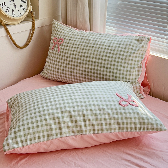 91家纺网 家纺一手货源 找家纺 灰鲸 2025新款云朵棉毛巾绣夏被四件套 蝴蝶结-绿格+樱花粉