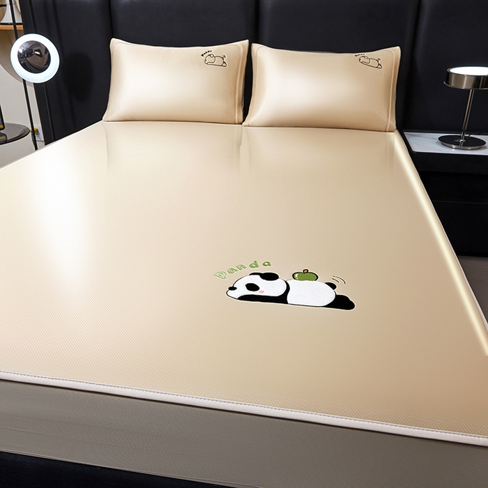 91家纺网 家纺一手货源 找家纺 （总）全季家居 2025新款5A抗菌碳光萌趣熊猫系列贴布绣冰丝席