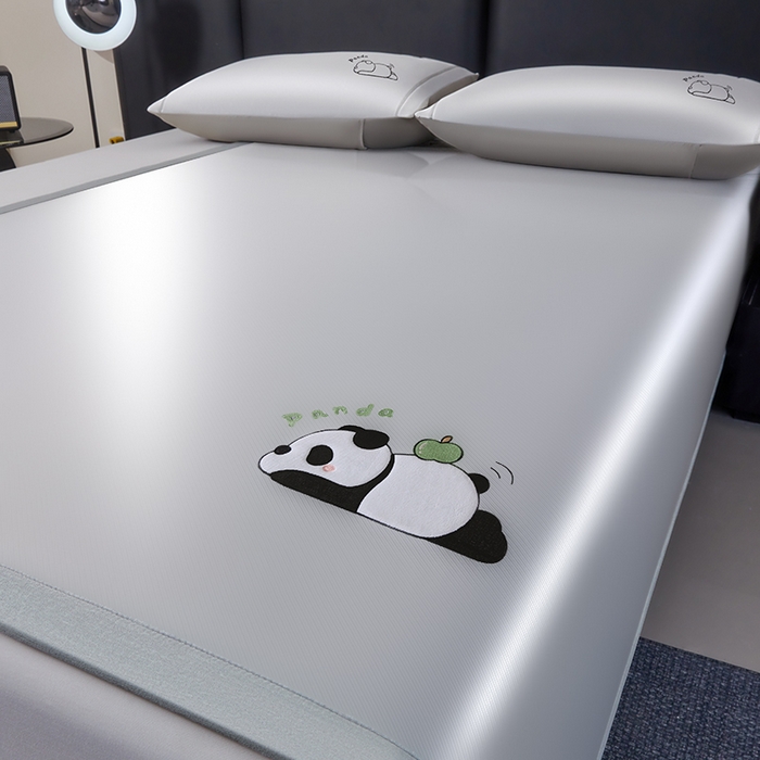 91家纺网 家纺一手货源 找家纺 （总）全季家居 2025新款5A抗菌碳光萌趣熊猫系列贴布绣冰丝席