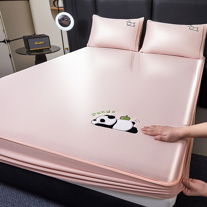 91家纺网 家纺一手货源 找家纺 （总）全季家居 2025新款5A抗菌碳光萌趣熊猫系列贴布绣冰丝席