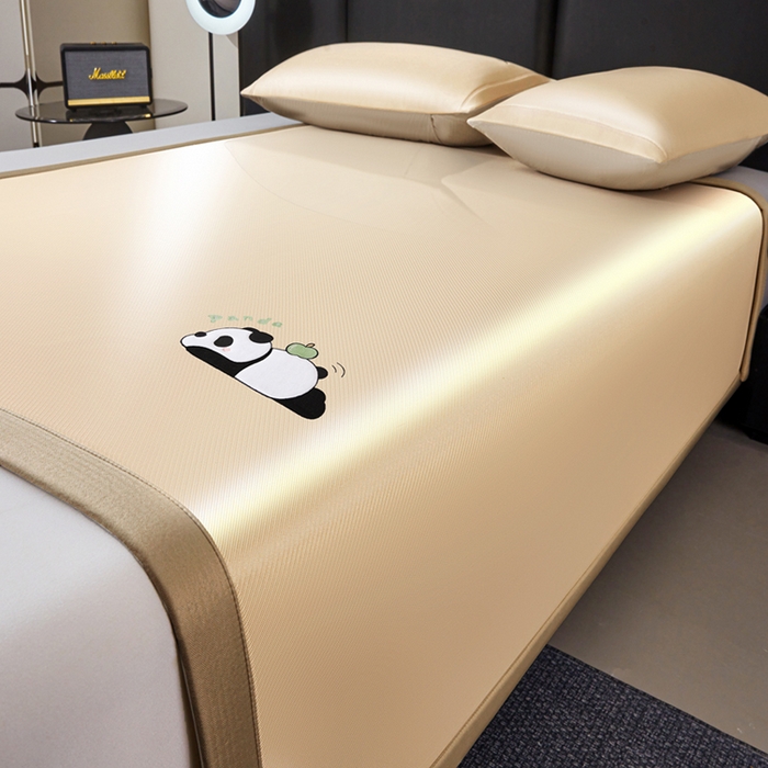 91家纺网 家纺一手货源 找家纺 全季家居 2025新款5A抗菌碳光萌趣熊猫系列贴布绣冰丝席 床席-金咖