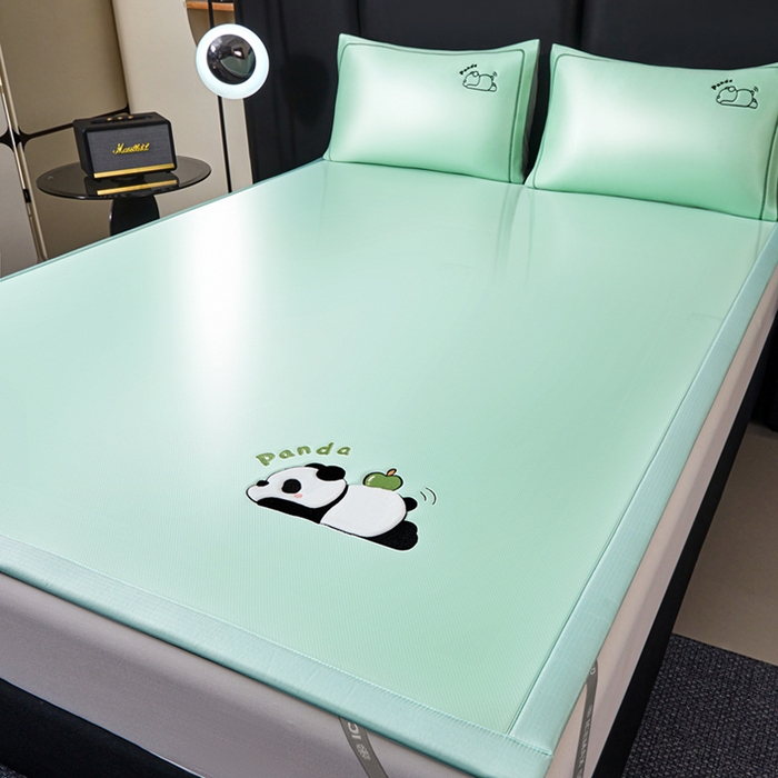 91家纺网 家纺一手货源 找家纺 全季家居 2025新款5A抗菌碳光萌趣熊猫系列贴布绣冰丝席 床席-水绿