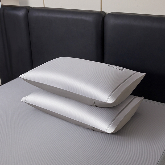 91家纺网 家纺一手货源 找家纺 全季家居 2025新款5A抗菌碳光萌趣熊猫系列贴布绣冰丝席 床席-银灰