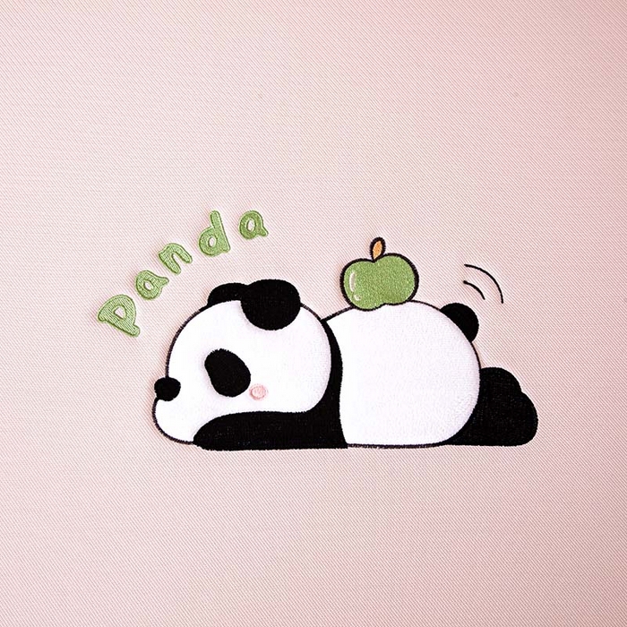 91家纺网 家纺一手货源 找家纺 全季家居 2025新款5A抗菌碳光萌趣熊猫系列贴布绣冰丝席 床笠-淡粉