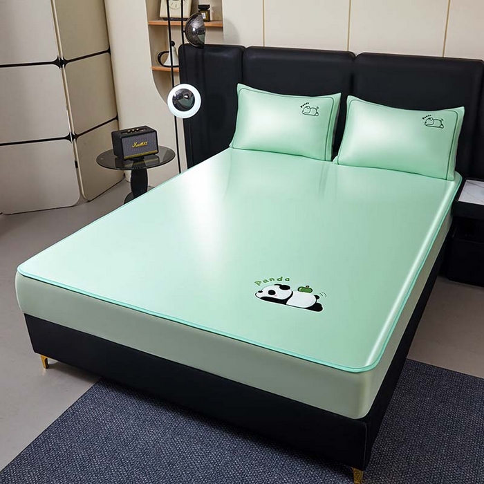 91家纺网 家纺一手货源 找家纺 全季家居 2025新款5A抗菌碳光萌趣熊猫系列贴布绣冰丝席 床笠-水绿