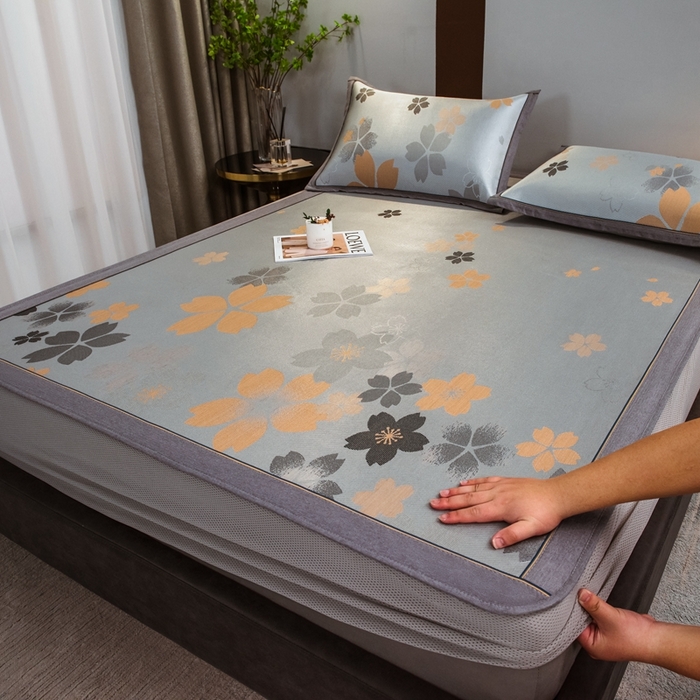 91家纺网 家纺一手货源 找家纺 全季家居 2025新款900D高精密三色纬提花冰丝凉席 床笠-静享花开