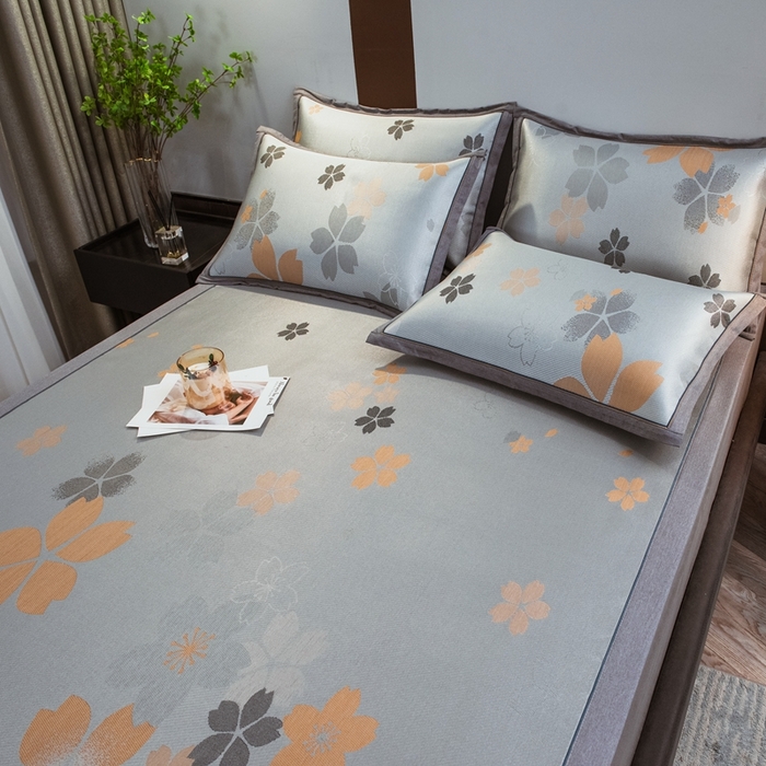 91家纺网 家纺一手货源 找家纺 全季家居 2025新款900D高精密三色纬提花冰丝凉席 床席-静享花开