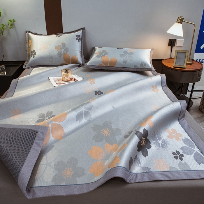 91家纺网 家纺一手货源 找家纺 全季家居 2025新款900D高精密三色纬提花冰丝凉席 床席-静享花开