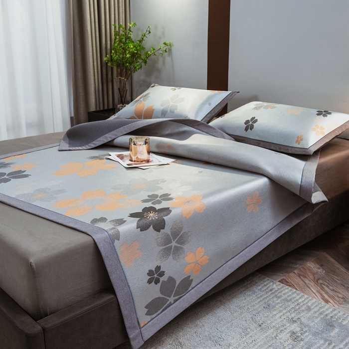 91家纺网 家纺一手货源 找家纺 全季家居 2025新款900D高精密三色纬提花冰丝凉席 床席-静享花开