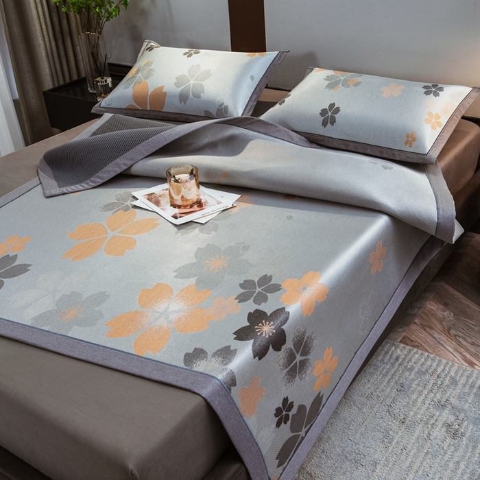 91家纺网 家纺一手货源 找家纺 全季家居 2025新款900D高精密三色纬提花冰丝凉席 床席-静享花开