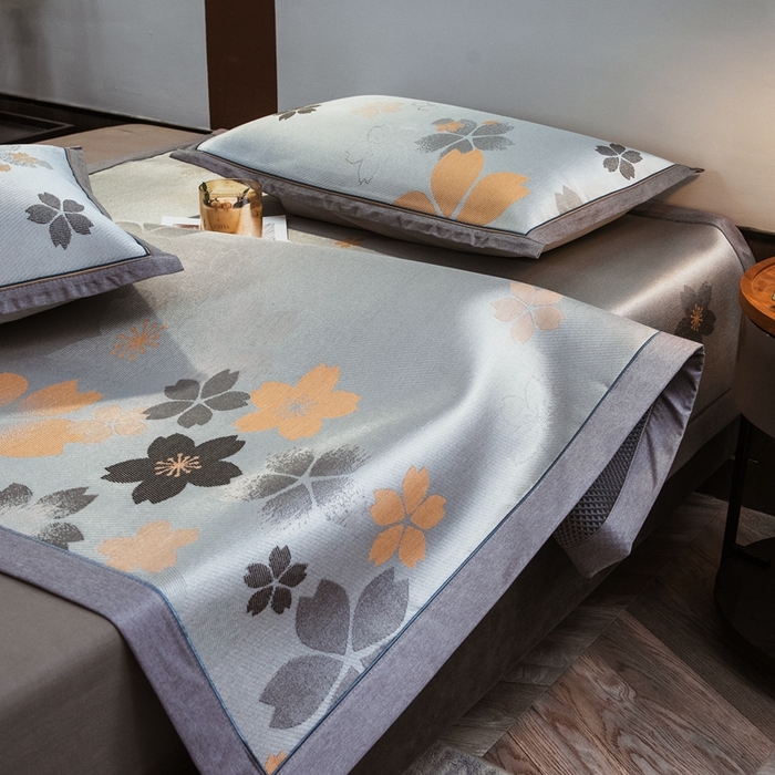 91家纺网 家纺一手货源 找家纺 全季家居 2025新款900D高精密三色纬提花冰丝凉席 床席-静享花开