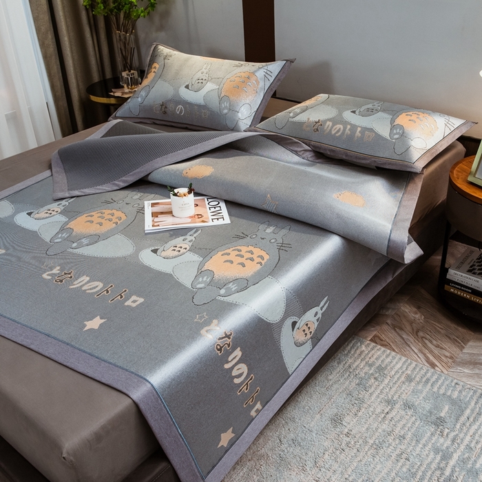 91家纺网 家纺一手货源 找家纺 全季家居 2025新款900D高精密三色纬提花冰丝凉席 床席-龙小猫-灰