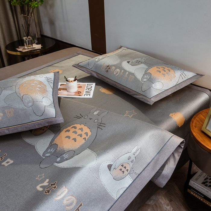 91家纺网 家纺一手货源 找家纺 全季家居 2025新款900D高精密三色纬提花冰丝凉席 床席-龙小猫-灰