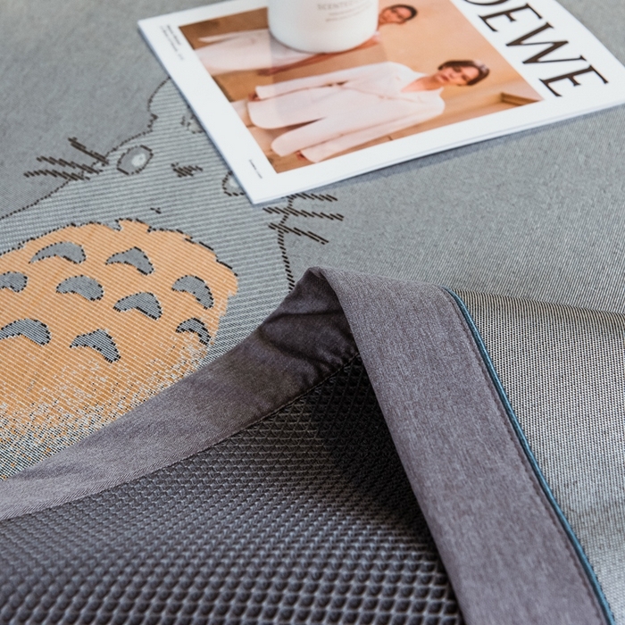 91家纺网 家纺一手货源 找家纺 全季家居 2025新款900D高精密三色纬提花冰丝凉席 床席-龙小猫-灰