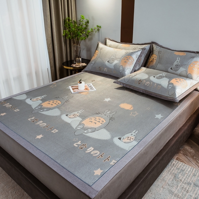 91家纺网 家纺一手货源 找家纺 全季家居 2025新款900D高精密三色纬提花冰丝凉席 床席-龙小猫-灰