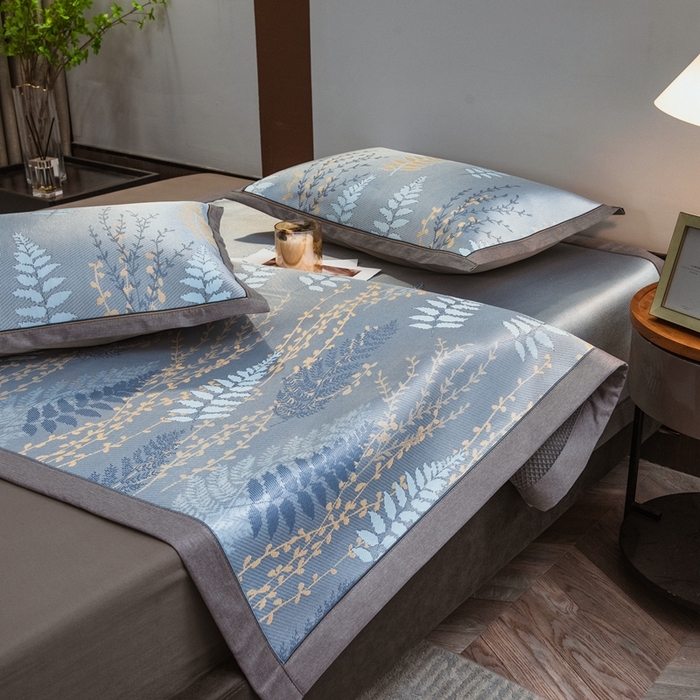 91家纺网 家纺一手货源 找家纺 全季家居 2025新款900D高精密三色纬提花冰丝凉席 床席-陌上草熏