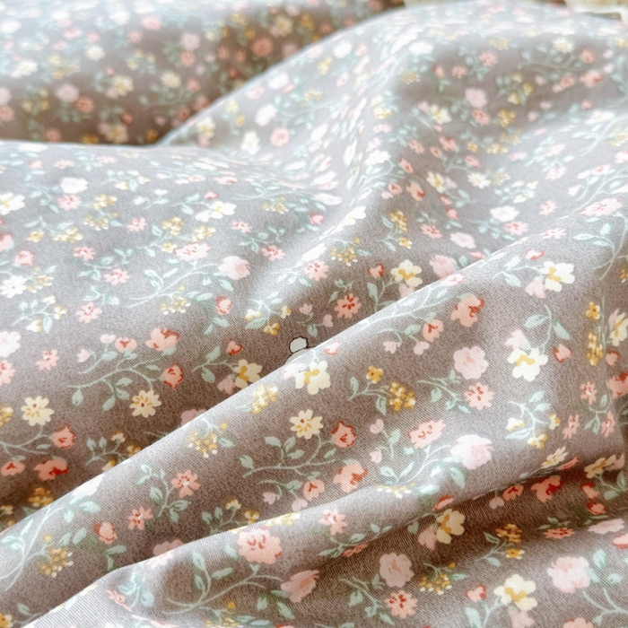 91家纺网 家纺一手货源 找家纺 添越家纺2025新款纯棉砂洗床盖三件套四件套系列 查理兔-咖