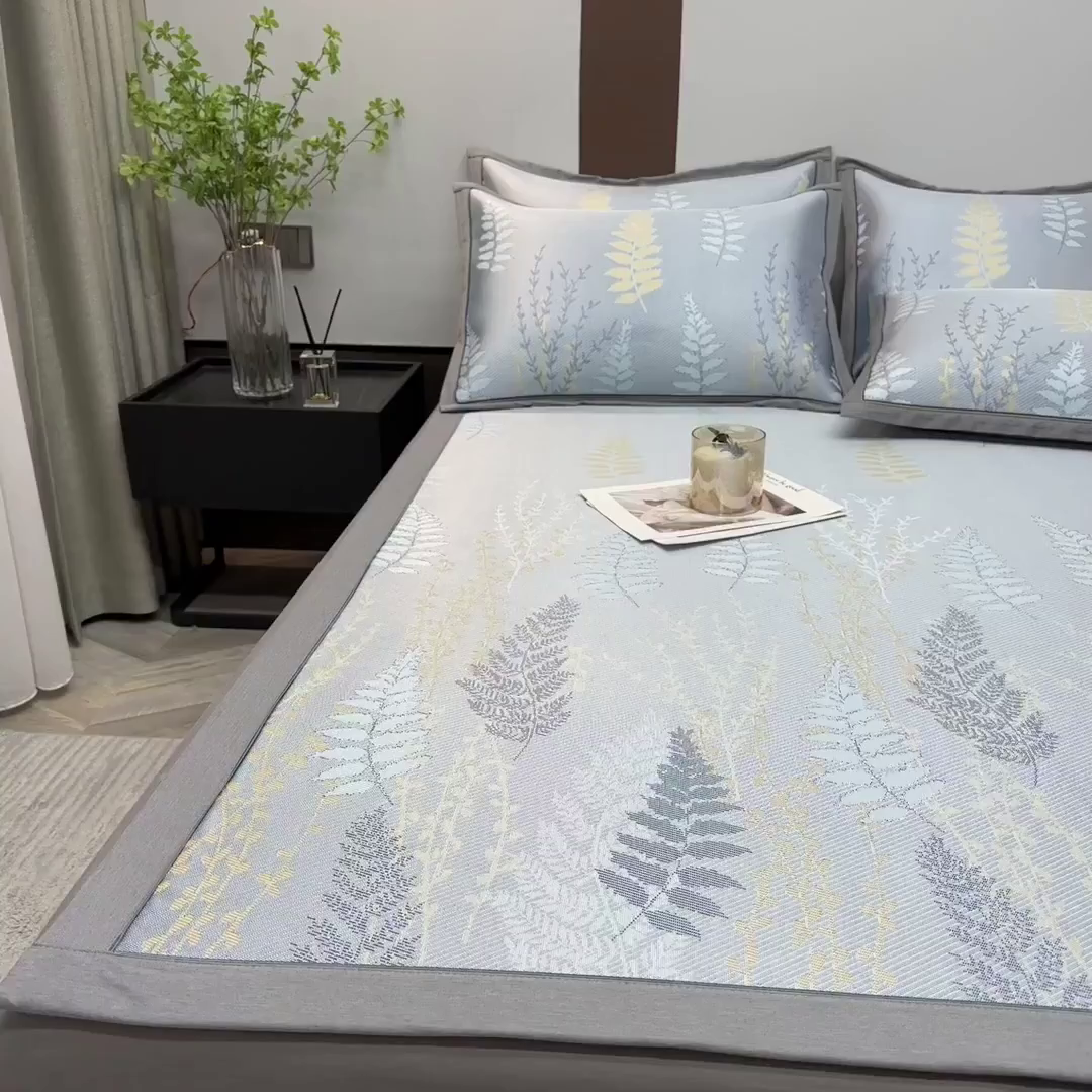 91家纺网 家纺一手货源 找家纺 全季家居 2025新款900D高精密三色纬提花冰丝凉席 床席-陌上草熏