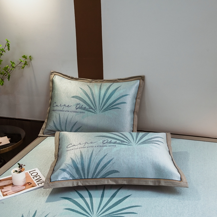 91家纺网 家纺一手货源 找家纺 全季家居 2025新款900D高精密三色纬提花冰丝凉席 床席-夏之语