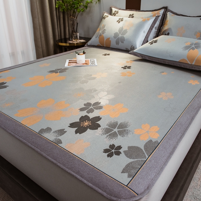 91家纺网 家纺一手货源 找家纺 全季家居 2025新款900D高精密三色纬提花冰丝凉席 床笠-静享花开