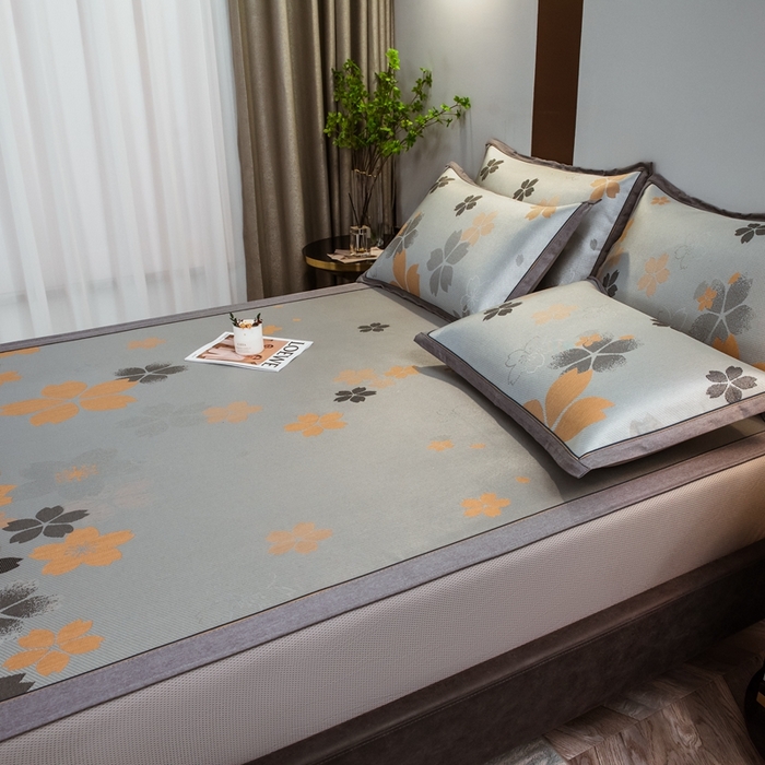 91家纺网 家纺一手货源 找家纺 全季家居 2025新款900D高精密三色纬提花冰丝凉席 床笠-静享花开