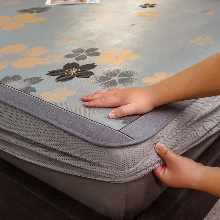 91家纺网 家纺一手货源 找家纺 全季家居 2025新款900D高精密三色纬提花冰丝凉席 床笠-静享花开