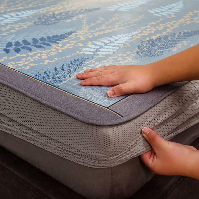 91家纺网 家纺一手货源 找家纺 全季家居 2025新款900D高精密三色纬提花冰丝凉席 床笠-陌上草熏