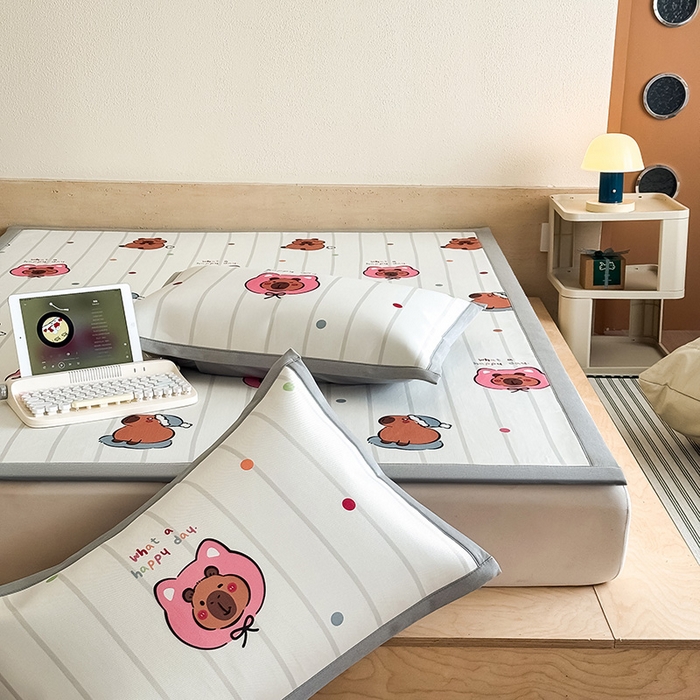 91家纺网 家纺一手货源 找家纺 （总）全季家居 2025新款日韩竖条风格卡通冰丝席