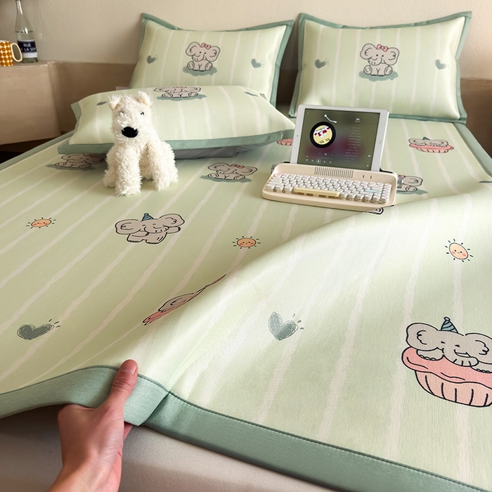 91家纺网 家纺一手货源 找家纺 全季家居 2025新款日韩竖条风格卡通冰丝席 阳光小象