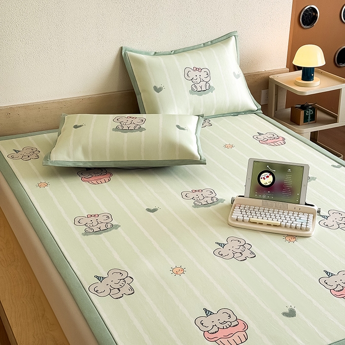 91家纺网 家纺一手货源 找家纺 全季家居 2025新款日韩竖条风格卡通冰丝席 阳光小象