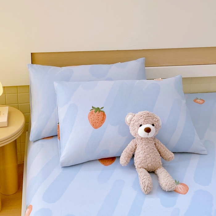 91家纺网 家纺一手货源 找家纺 慕尚家纺 2025新款全棉纯棉老粗布卡通床笠款凉席席子 草莓-蓝