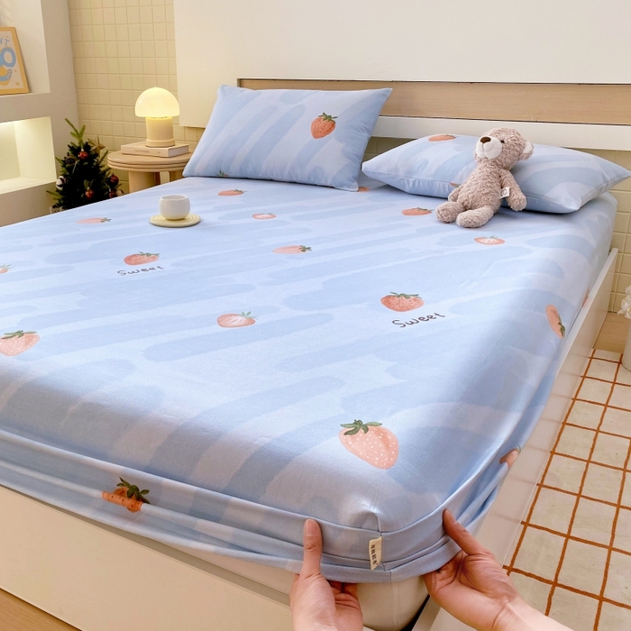 91家纺网 家纺一手货源 找家纺 慕尚家纺 2025新款全棉纯棉老粗布卡通床笠款凉席席子 草莓-蓝