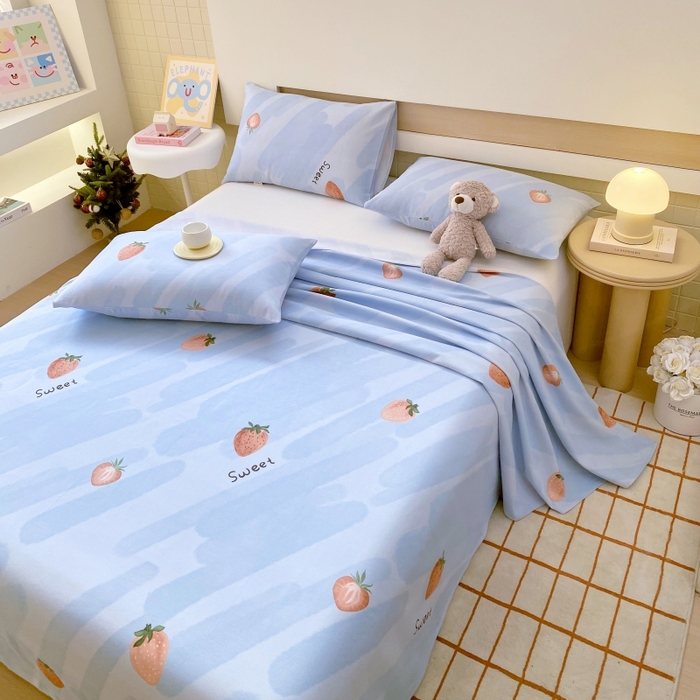 91家纺网 家纺一手货源 找家纺 慕尚家纺 2025新款全棉纯棉老粗布卡通床单款凉席席子 草莓-蓝