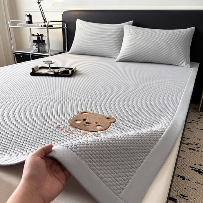 （总）全季家居 2025新款A类乙纶PE调皮熊贴布绣系列凉豆豆席凉席席子