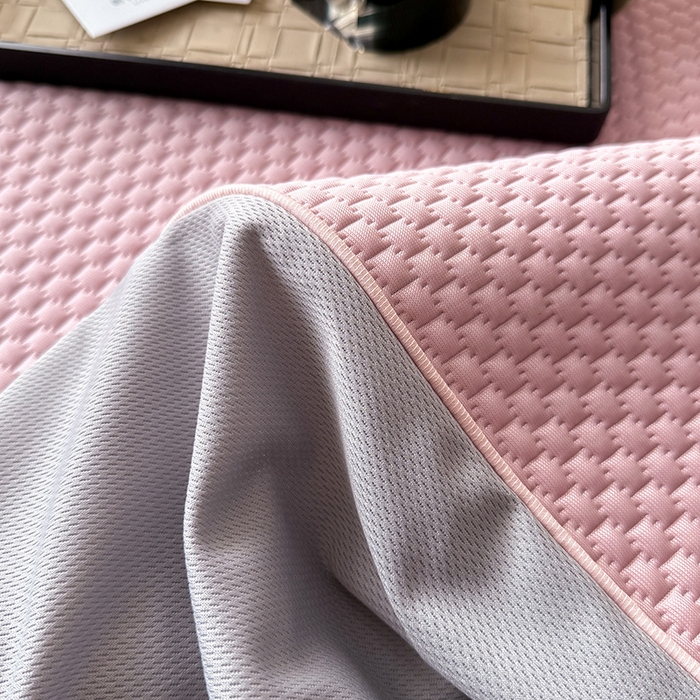 91家纺网 家纺一手货源 找家纺 全季家居 2025新款A类乙纶PE调皮熊贴布绣系列凉豆豆席凉席席子 床笠款-淡粉