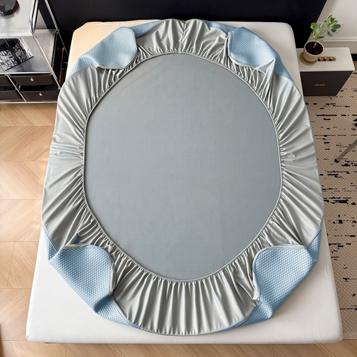 91家纺网 家纺一手货源 找家纺 全季家居 2025新款A类乙纶PE调皮熊贴布绣系列凉豆豆席凉席席子 床笠款-天蓝