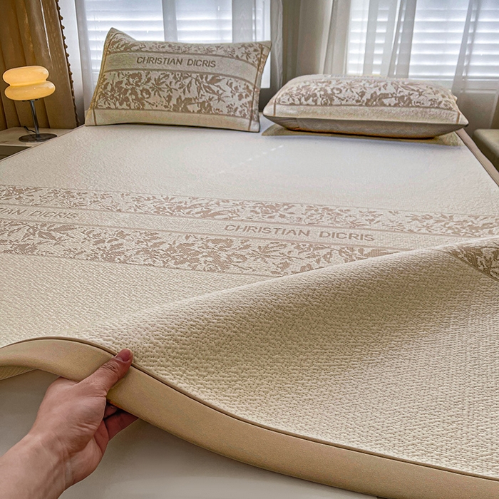 91家纺网 家纺一手货源 找家纺 全季家居 2025新款A类乙纶PE花卉轻奢提花系列凉豆豆席 床席款-浪漫枫林-浅咖