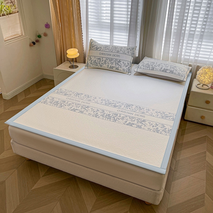 91家纺网 家纺一手货源 找家纺 全季家居 2025新款A类乙纶PE花卉轻奢提花系列凉豆豆席 床席款-浪漫枫林-天蓝