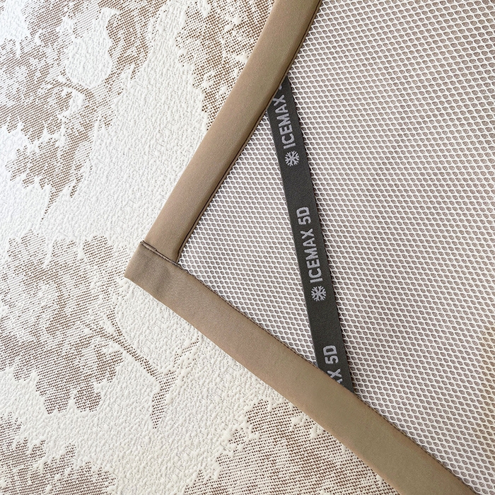 91家纺网 家纺一手货源 找家纺 全季家居 2025新款A类乙纶PE花卉轻奢提花系列凉豆豆席 床席款-迷雾森林-浅咖