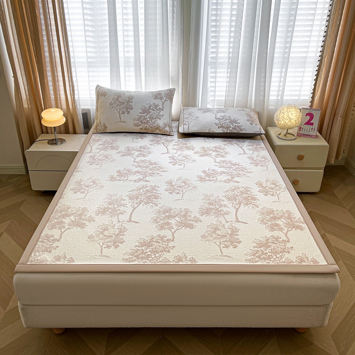 91家纺网 家纺一手货源 找家纺 全季家居 2025新款A类乙纶PE花卉轻奢提花系列凉豆豆席 床席款-迷雾森林-浅咖